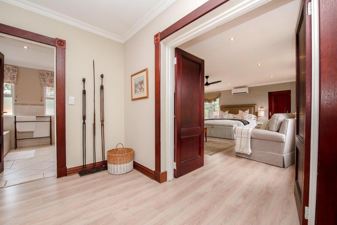 Wild Olive Executive Suite โจฮันเนสเบิร์ก ภายนอก รูปภาพ