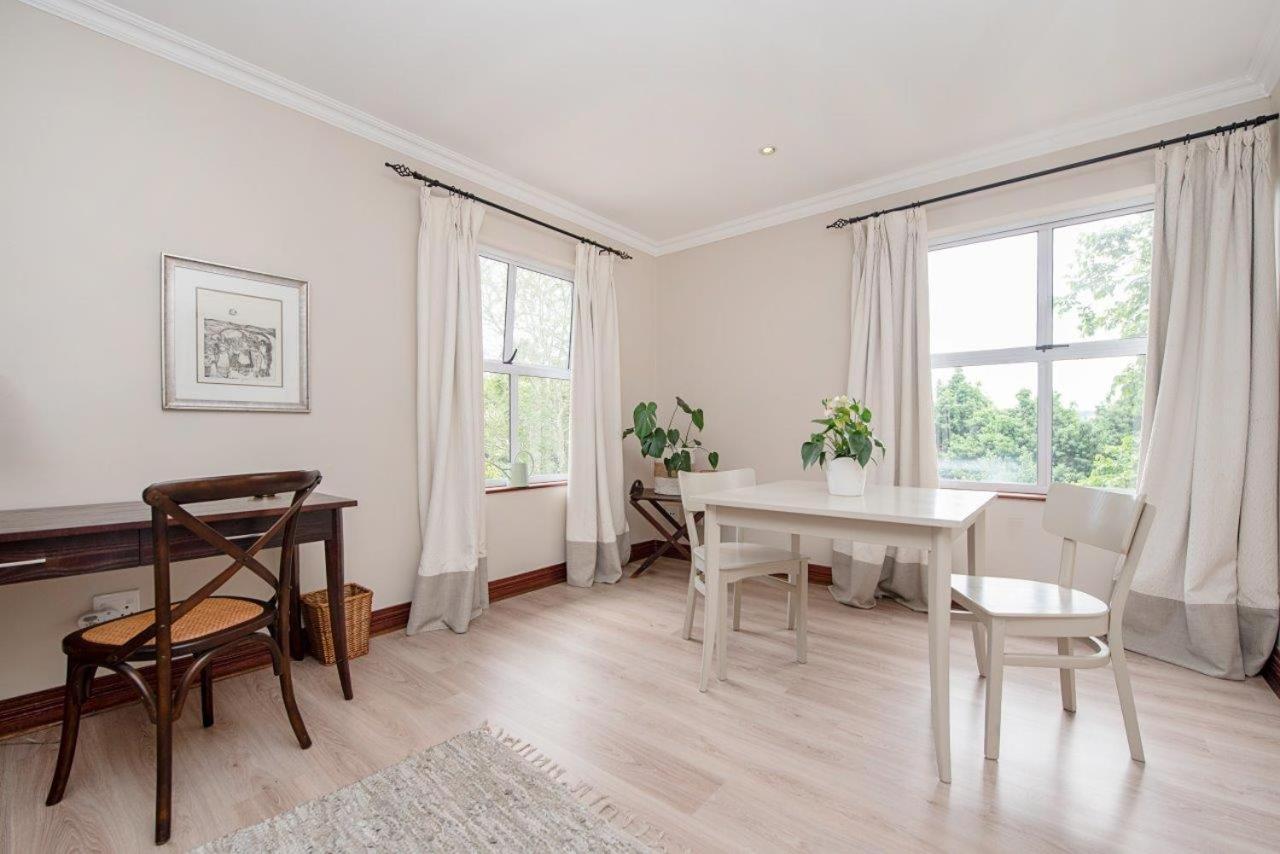 Wild Olive Executive Suite โจฮันเนสเบิร์ก ภายนอก รูปภาพ