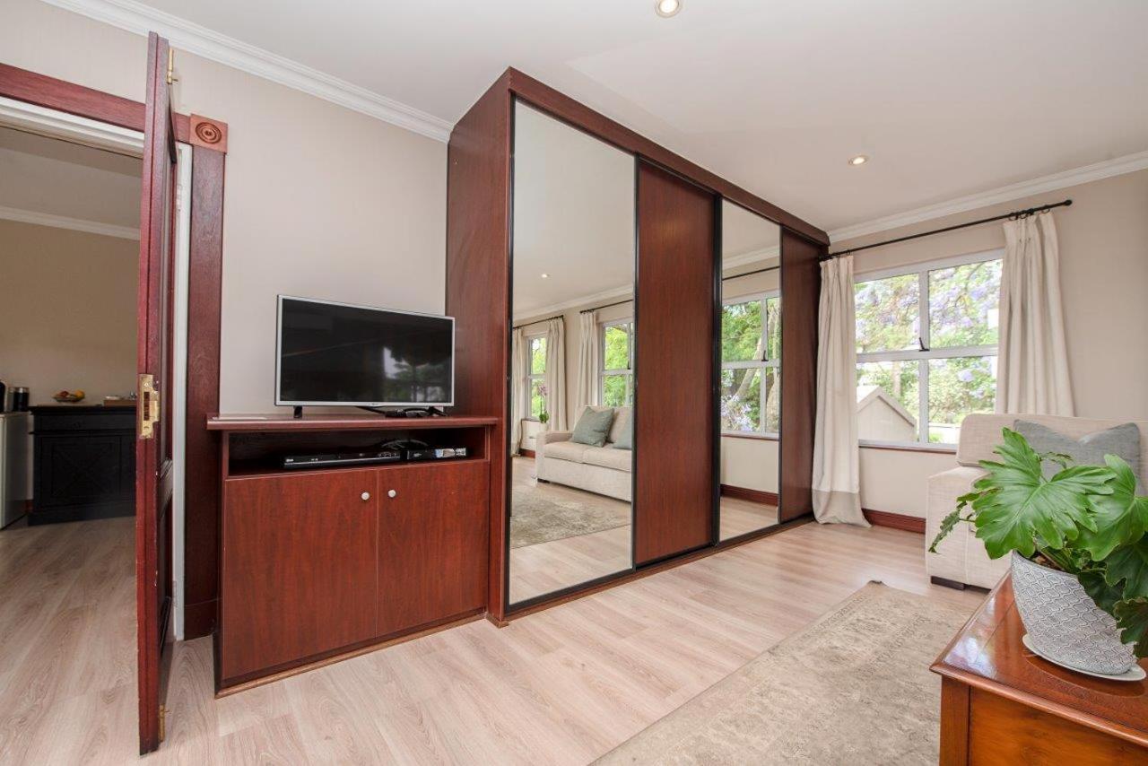 Wild Olive Executive Suite โจฮันเนสเบิร์ก ภายนอก รูปภาพ