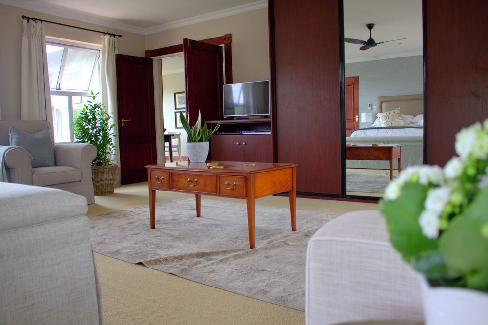 Wild Olive Executive Suite โจฮันเนสเบิร์ก ภายนอก รูปภาพ